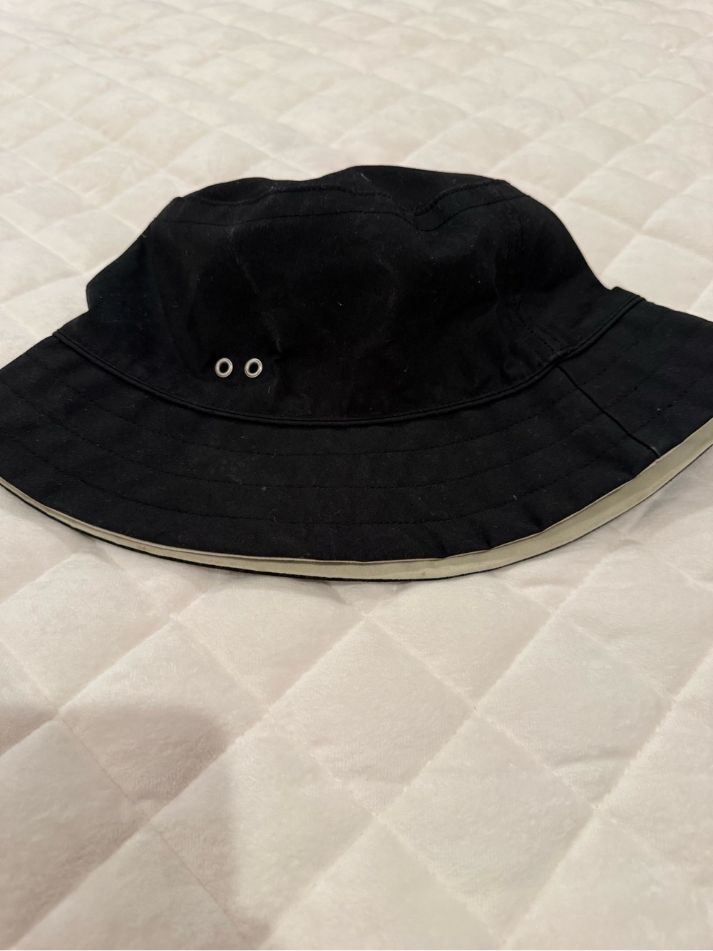 GAP 90s Women’s Black Bucket Hat with Black-and-White Gingham Trim - Size S/M